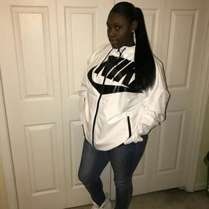 Meet your Posher, Monae